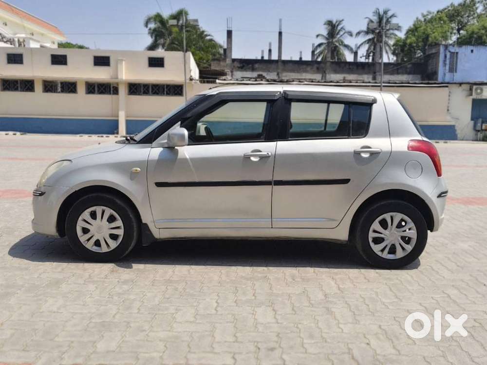 Maruti Suzuki Swift Vxi + Manual, 2006, Petrol