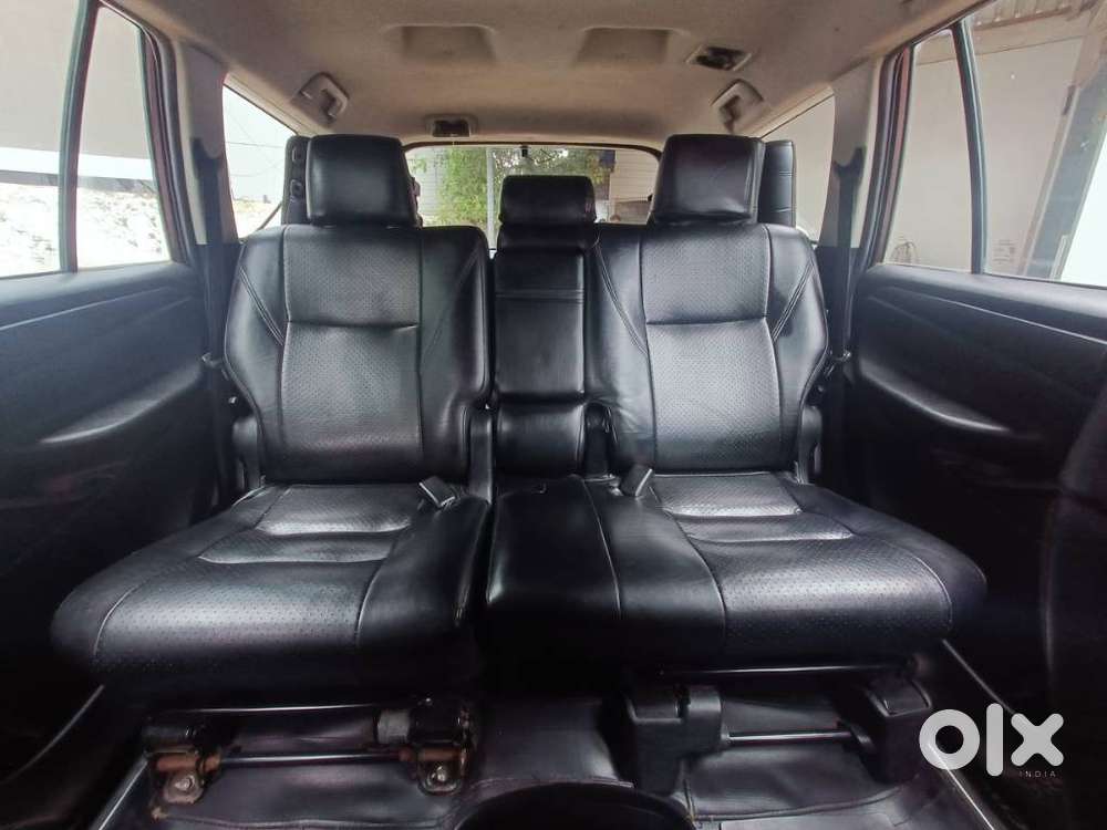 Toyota Innova Crysta 2.8 Gx At 8 Seater, 2017, Diesel