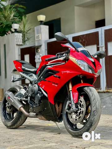 Triumph shops daytona 675 olx