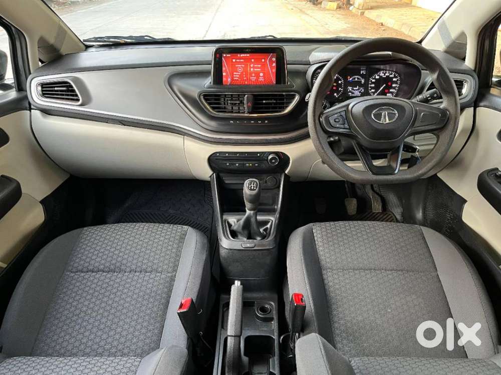 Tata Altroz 1.2 Xm Plus, 2022, Petrol