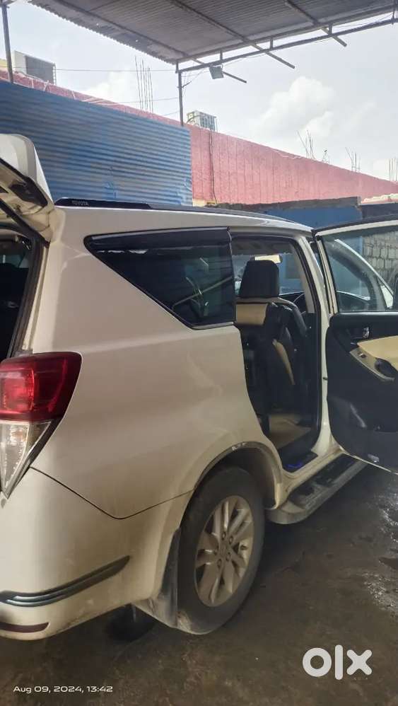 Toyota Innova Crysta 2017