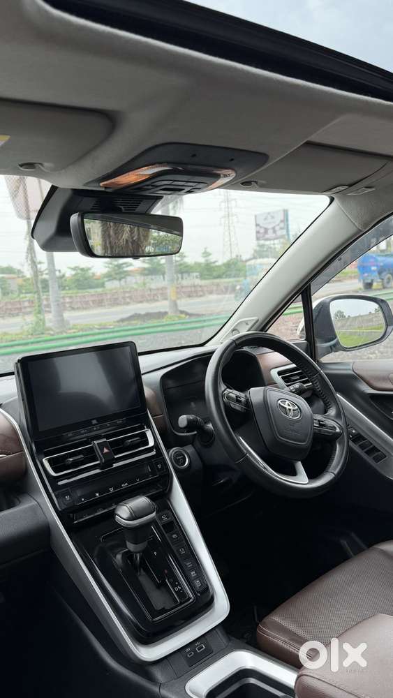 Toyota Innova Hycross 2.0 Zx (o) Hybrid 7 Str, 2024, Electric