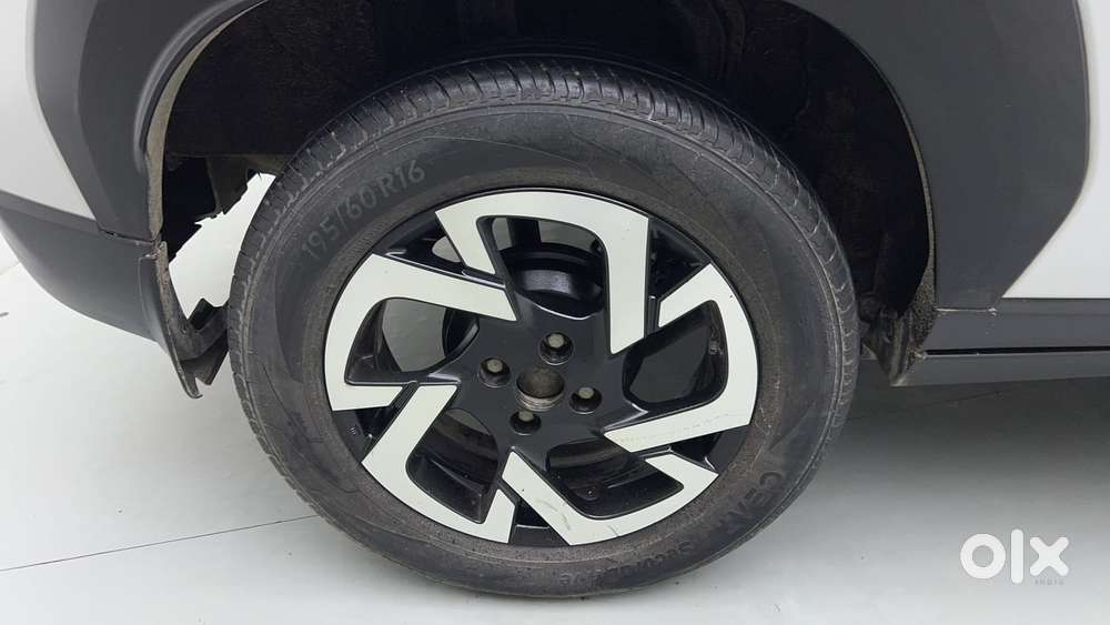 Nissan Magnite 1.0 Xv, 2023, Petrol