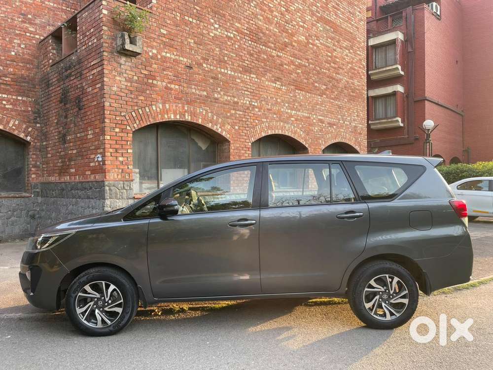 Toyota Innova Crysta [2020-ongoing] 2.4 Gx At 7 Str, 2022, Diesel