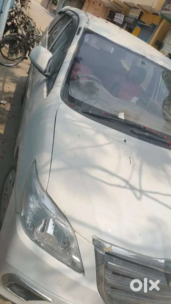 Toyota Innova Le 2014