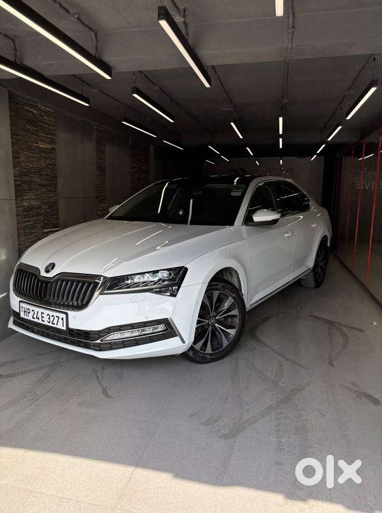 Skoda Superb, 2023, Petrol