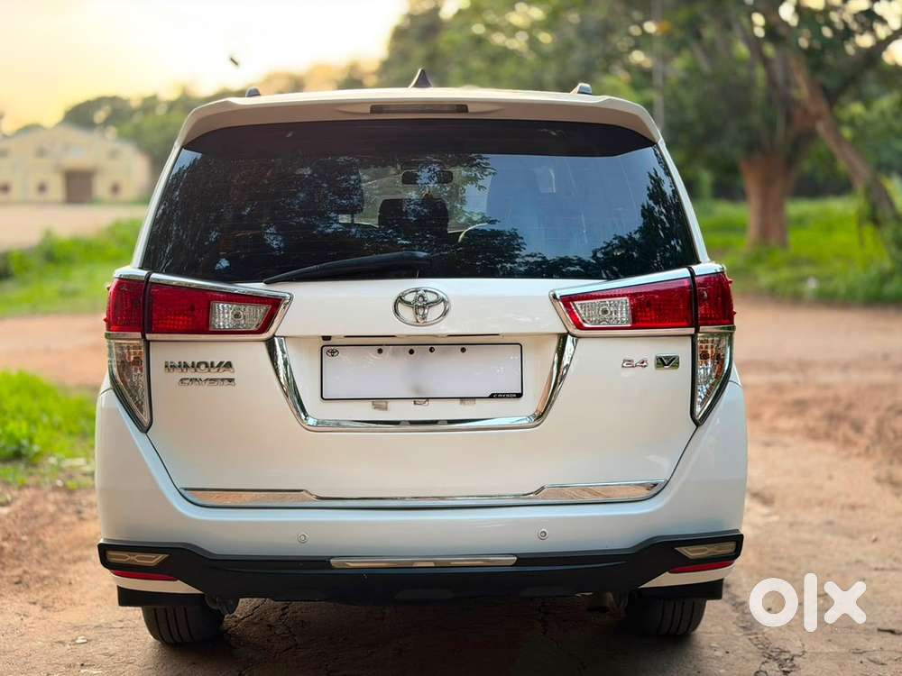 Kia Carens 2024 Petrol Well Maintained