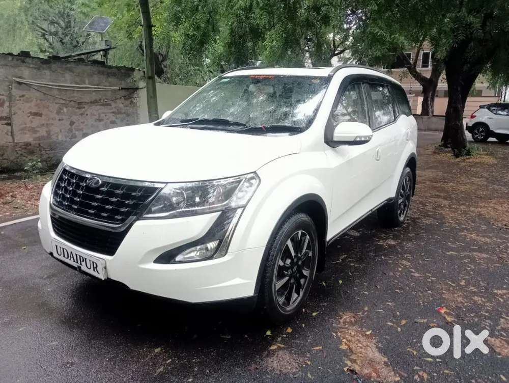 Mahindra Xuv500 W11 Sunroof  2019 Diesel  30000 Km Drivenrj27
