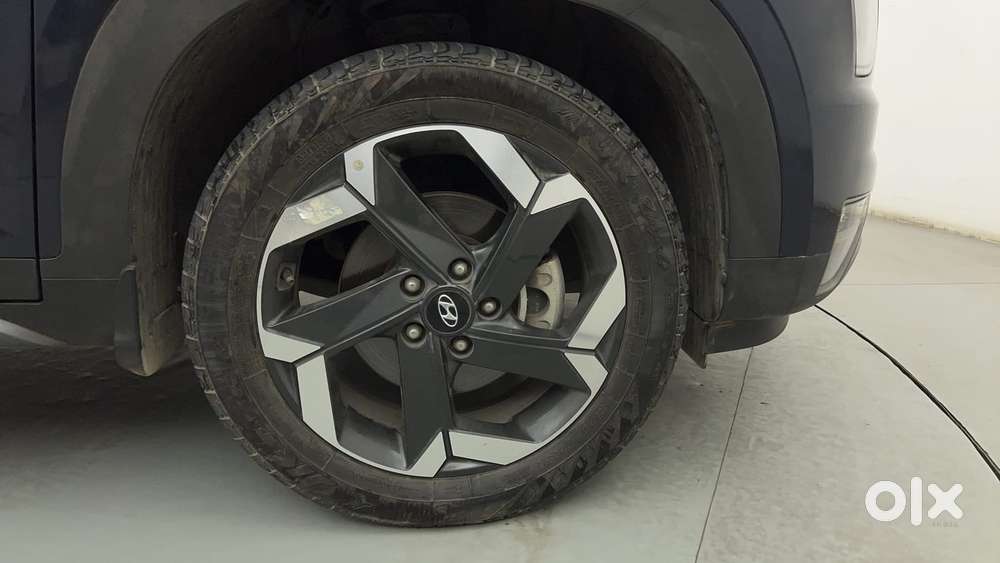 Hyundai Alcazar Platinum 7 Str 1.5 Turbo Petrol Adventure, 2023, Pet..