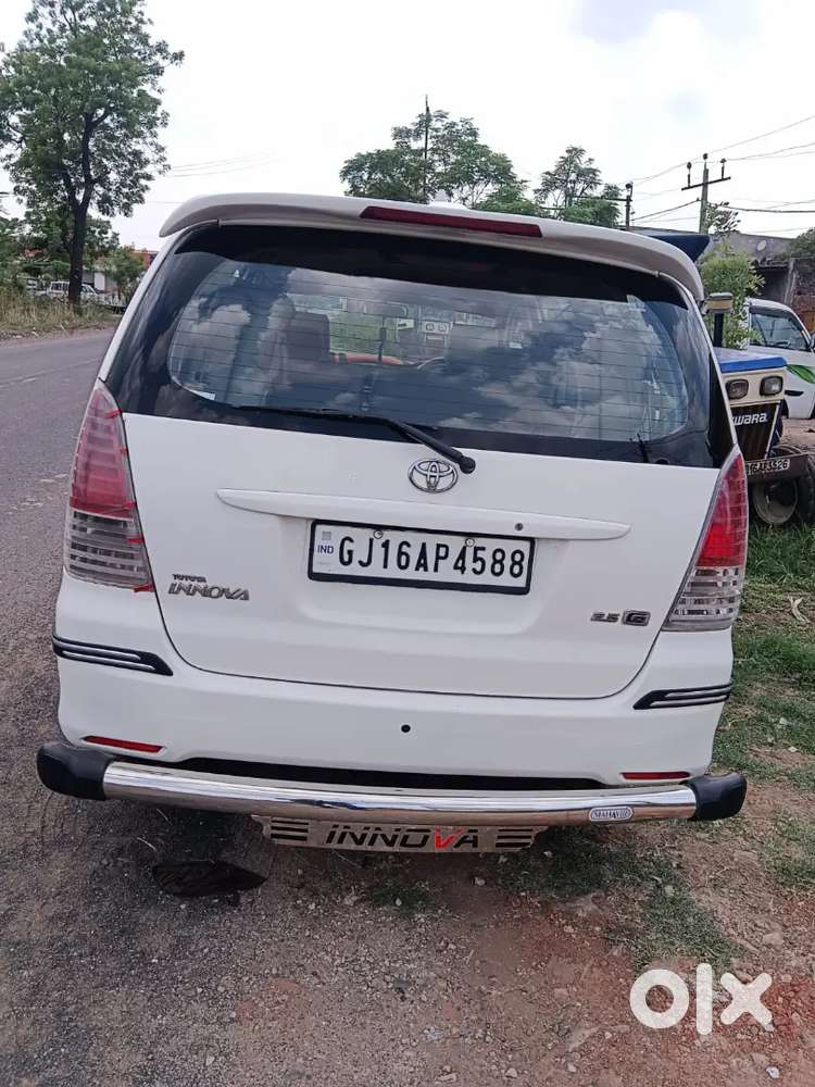 Toyota Innova 2011 Diesel 120000 Km Driven