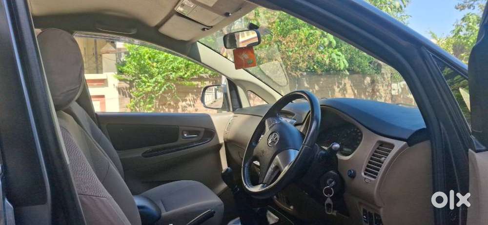 Toyota Innova 2.5 Vx 7 Seater Bs Iv, 2015, Diesel