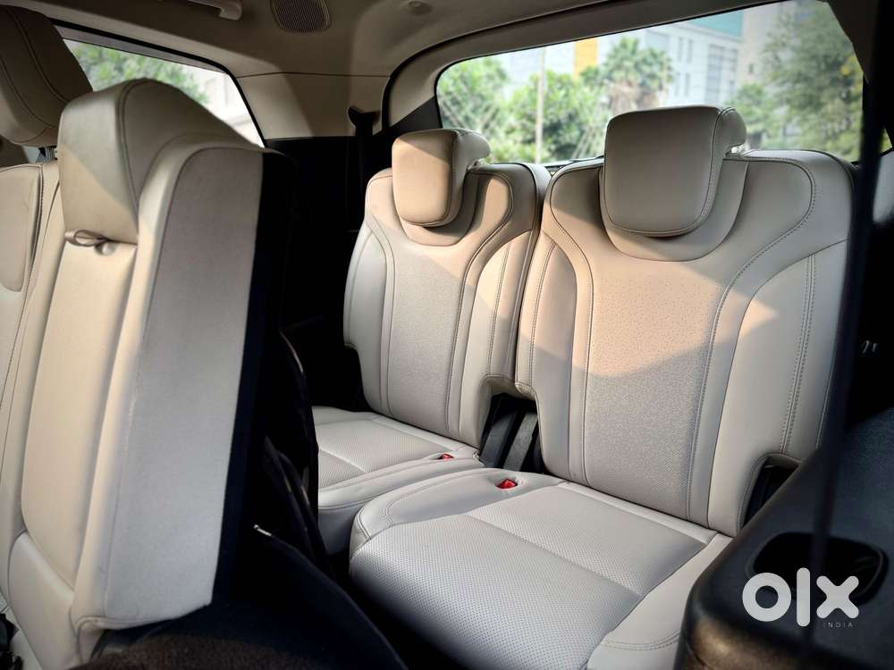 Mahindra Xuv700 2.0 Ax 7 Petrol At Luxury Pack Str, 2022, Petrol