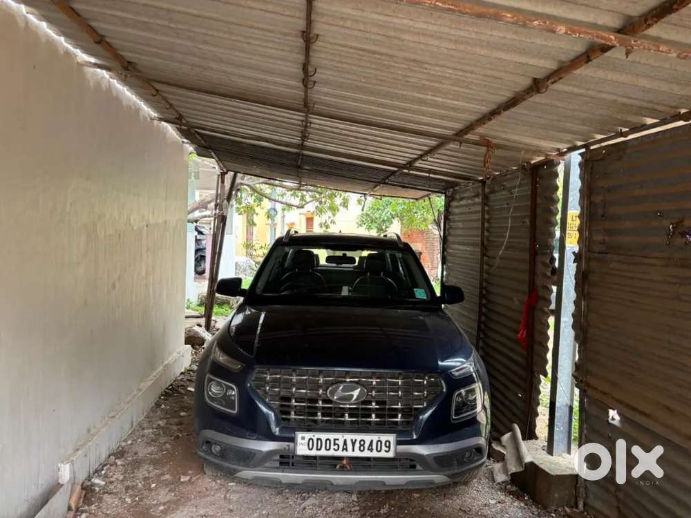 Hyundai Venue 2020 Petrol Well Maintained