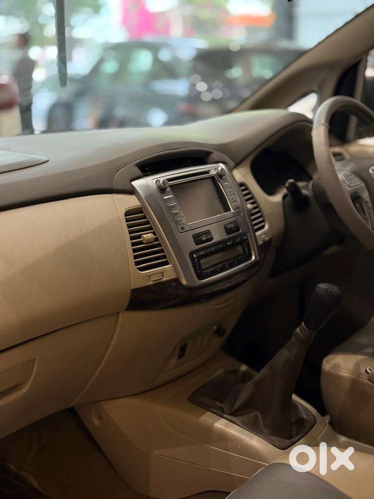 Toyota Innova 2.5 Z Diesel 7 Seater Bs Iv, 2015, Diesel