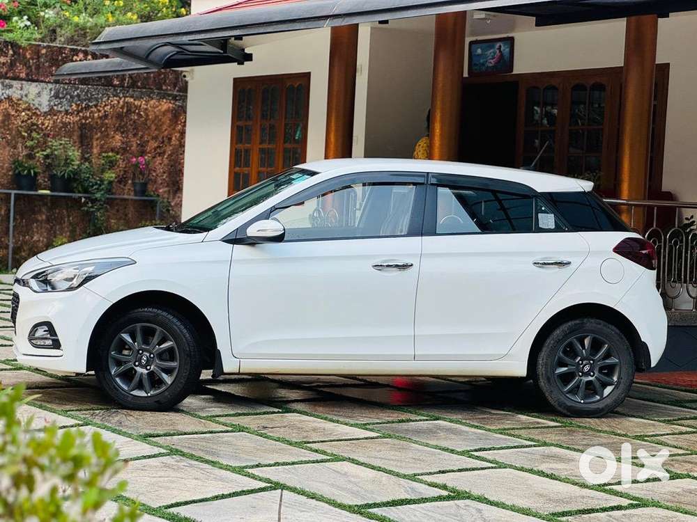 Hyundai I20 2019 31,000 Km Driven Petrol Automatic