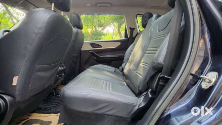 Mahindra Xuv700 2.0 Ax 5 Petrol At Str, 2022, Petrol