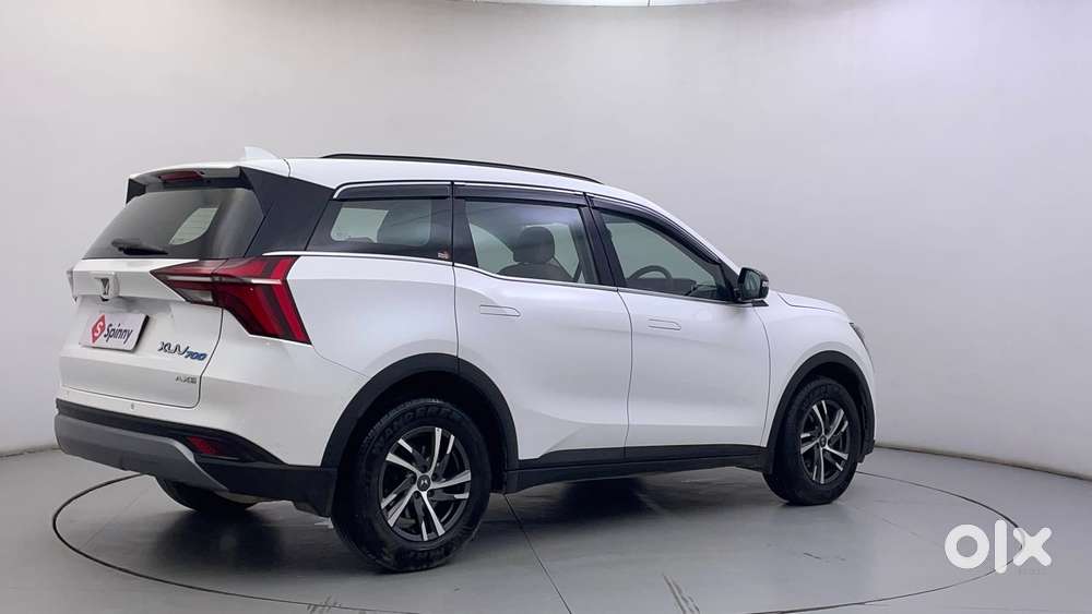Mahindra Xuv700 2.0 Ax 5 Petrol Mt 7 Str, 2022, Petrol