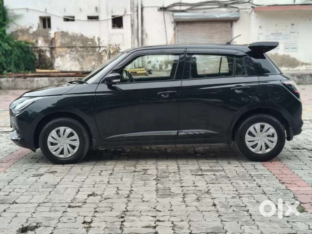 Maruti Suzuki Swift Vxi, 2025, Petrol