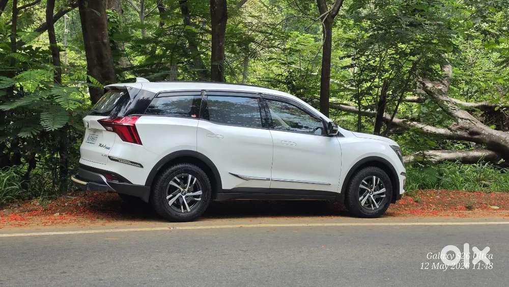 Mahindra Xuv700 Ax5 Diesel Manual Everest White Ceramic Coated