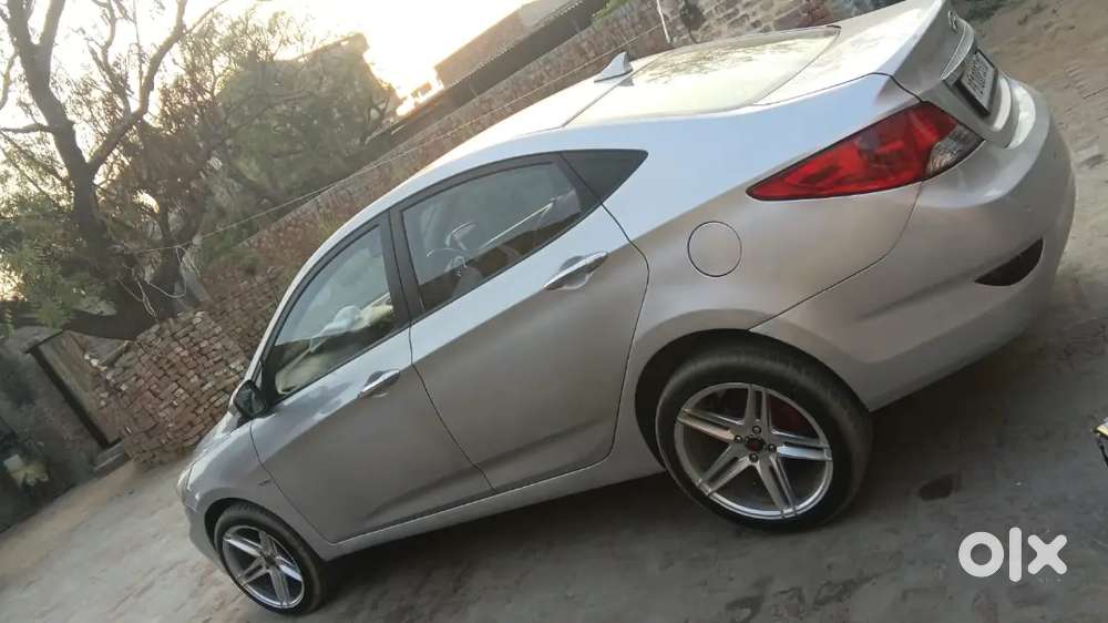 Hyundai Fluidic Verna 2012