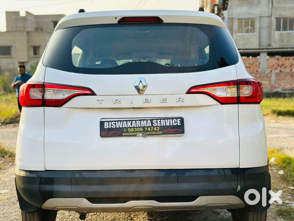 Renault Triber Rxt, 2023, Petrol