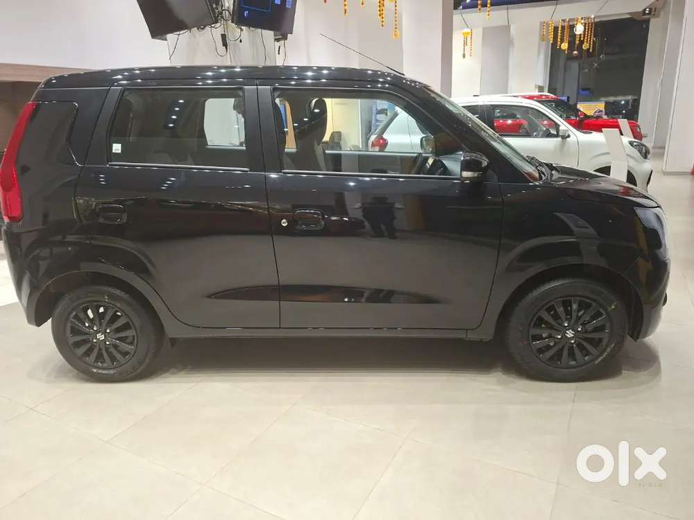 Maruti Suzuki Vehicles Available Showroom Vehicle