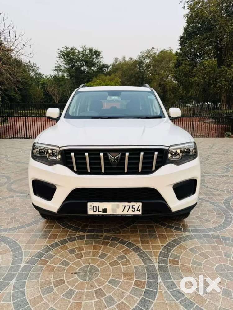 Mahindra Scorpio N Z4 Petrol Mt 7 Str, 2025, Petrol