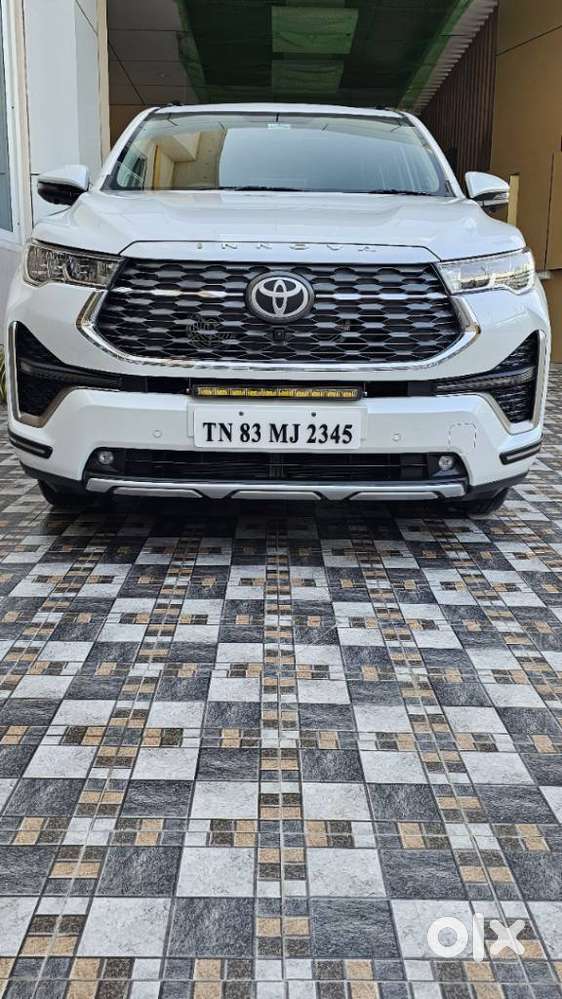 Toyota Innova Hycross 2.0 Zx (o) Hybrid 7 Str, 2025, Petrol