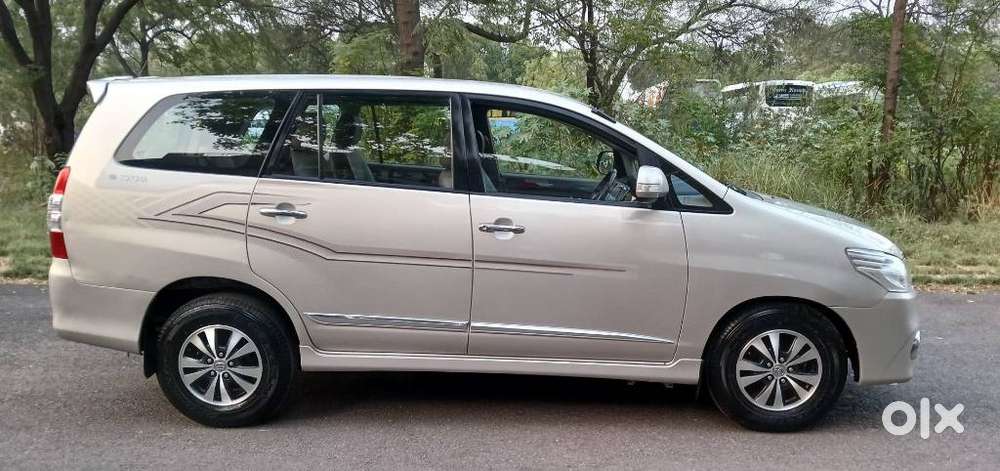 Toyota Innova 2.5 Z Diesel 7 Seater Bs Iv, 2015, Diesel