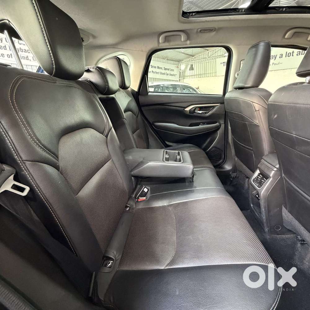 Maruti Suzuki Grand Vitara 1.5 Alpha Plus Intelligent Hybrid Ecvt, 2..