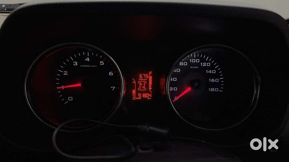 Mahindra Tuv 300 Mhawk100 T8 Dual Tone, 2019, Diesel