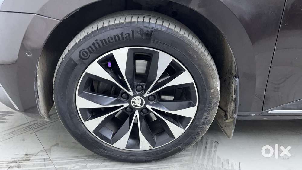 Skoda Superb L&k 1.8 Tsi At, 2021, Petrol