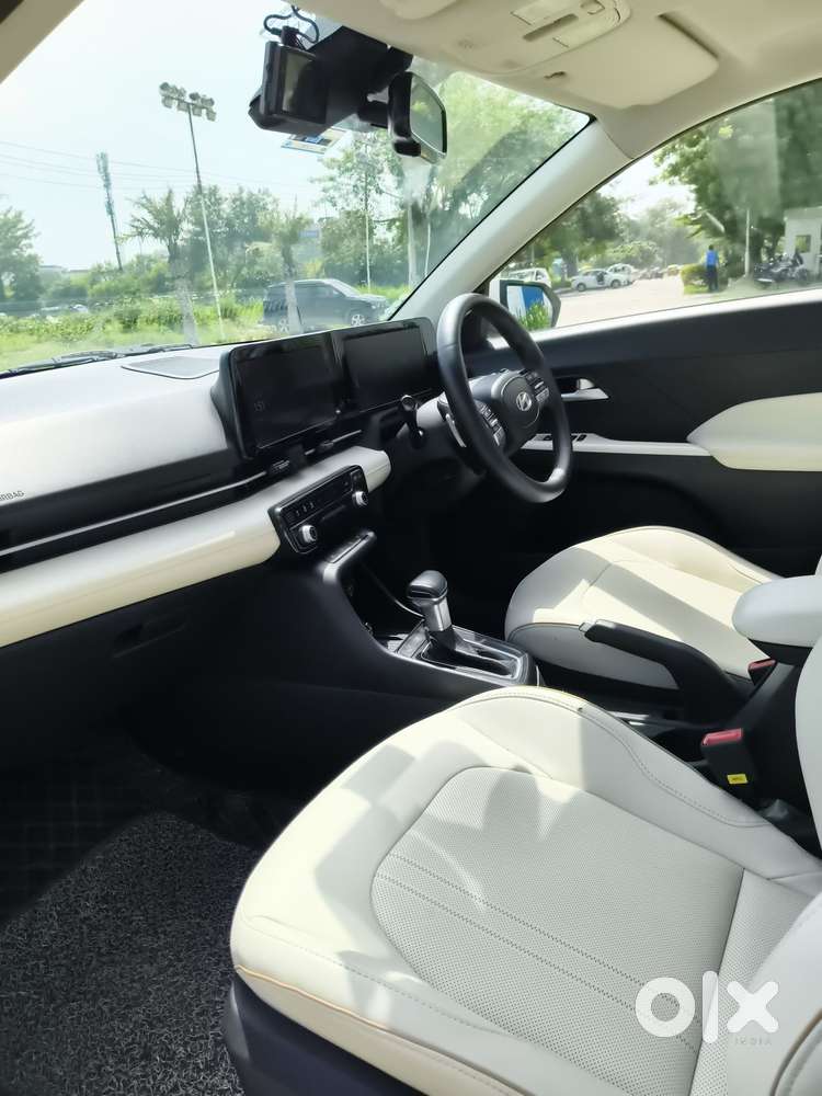 Hyundai Verna Sx (o) 1.5 Vtvt Ivt [2023 - 2026], 2023, Petrol