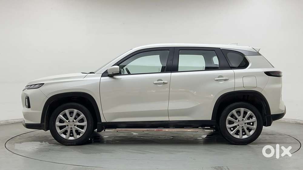 Maruti Suzuki Grand Vitara 1.5 Delta Smart Hybrid At, 2023, Petrol