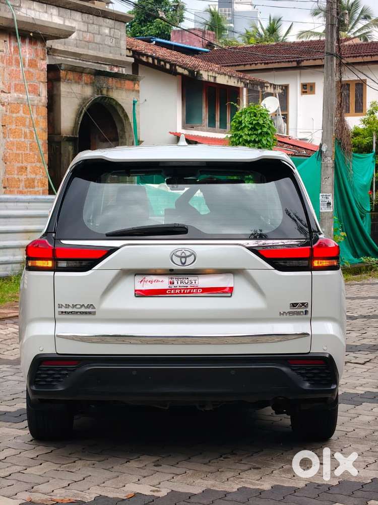 Toyota Innova Hycross 2.0 Vx (o) Hybrid 7 Str, 2024, Petrol