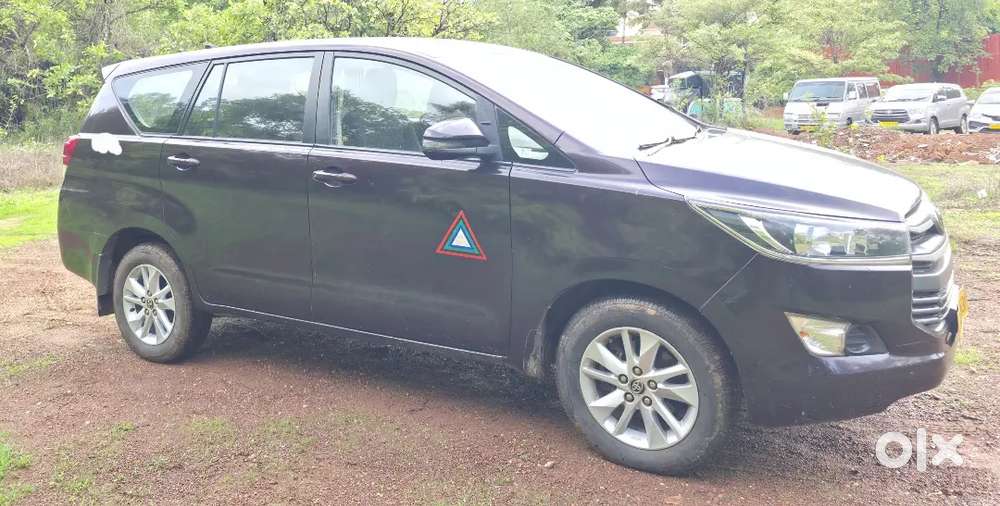 Toyota Innova Crysta 2.4 G (taxi) 8 Seater