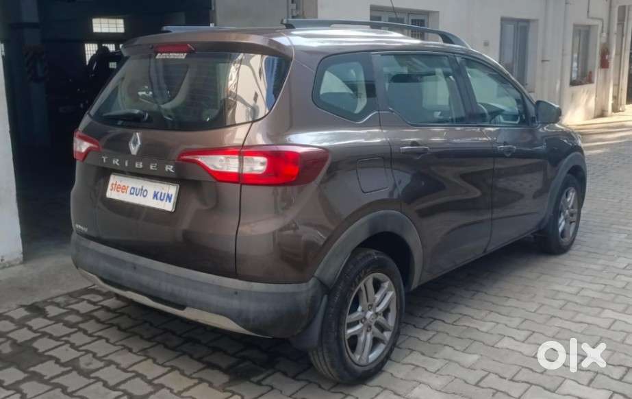 Renault Triber Rxz, 2022, Petrol