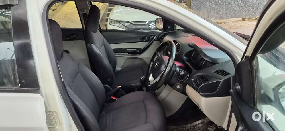Tata Tiago 1.2 Revotron Xe Option, 2016, Petrol