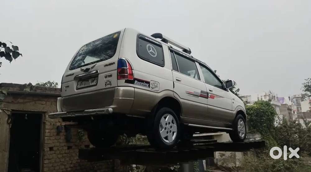 Chevrolet Tavera 2011 Diesel 150000 Km Driven