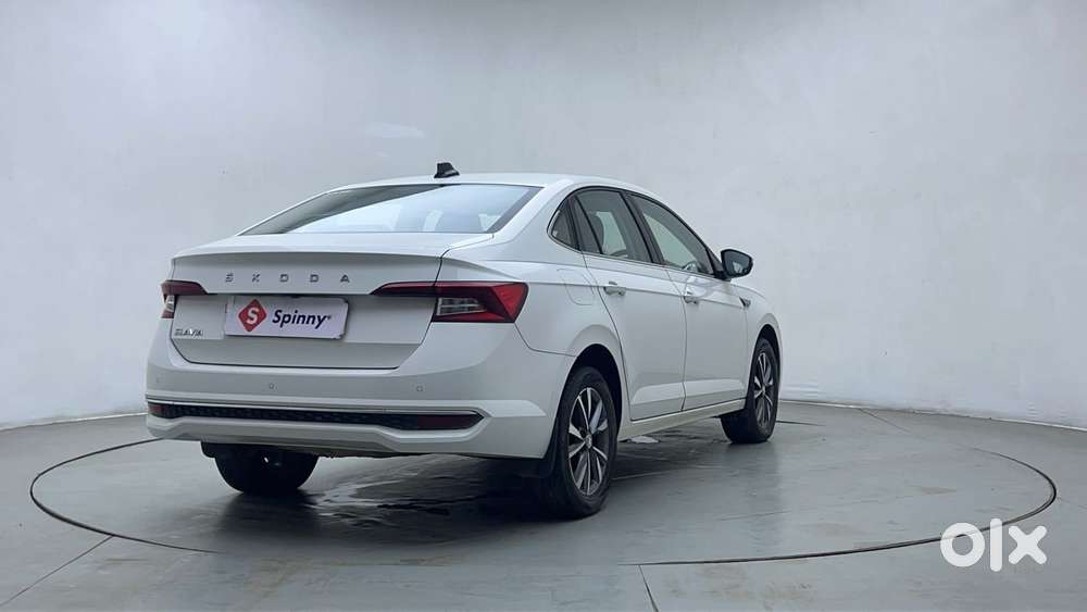 Skoda Slavia Style 1.0l Tsi At, 2022, Petrol