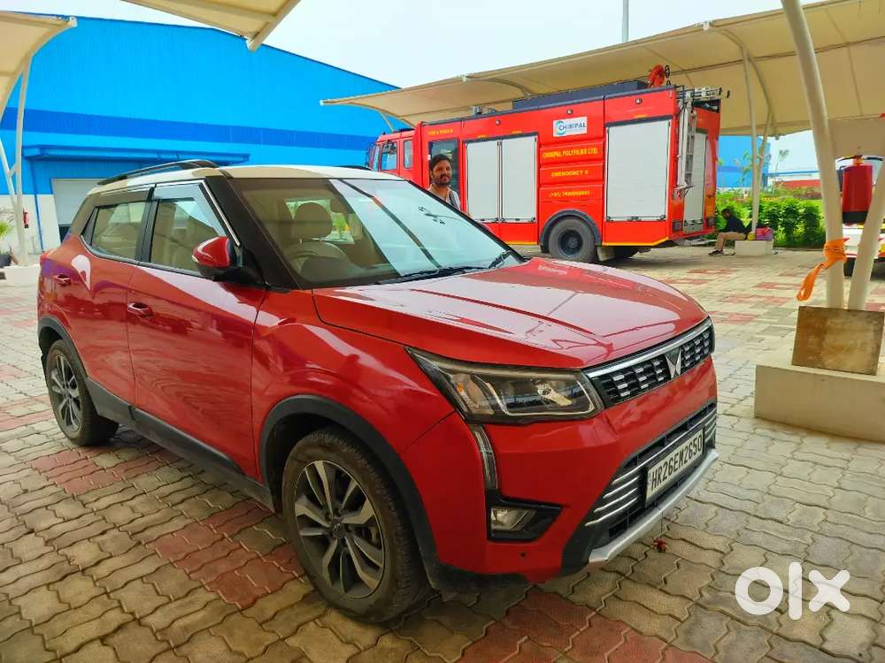 Mahindra Xuv300 2021 Variant With Sun Roof