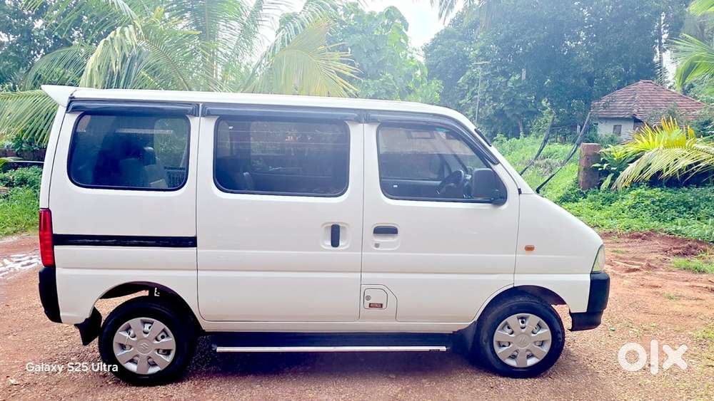 Maruti Eeco Smiles 2025