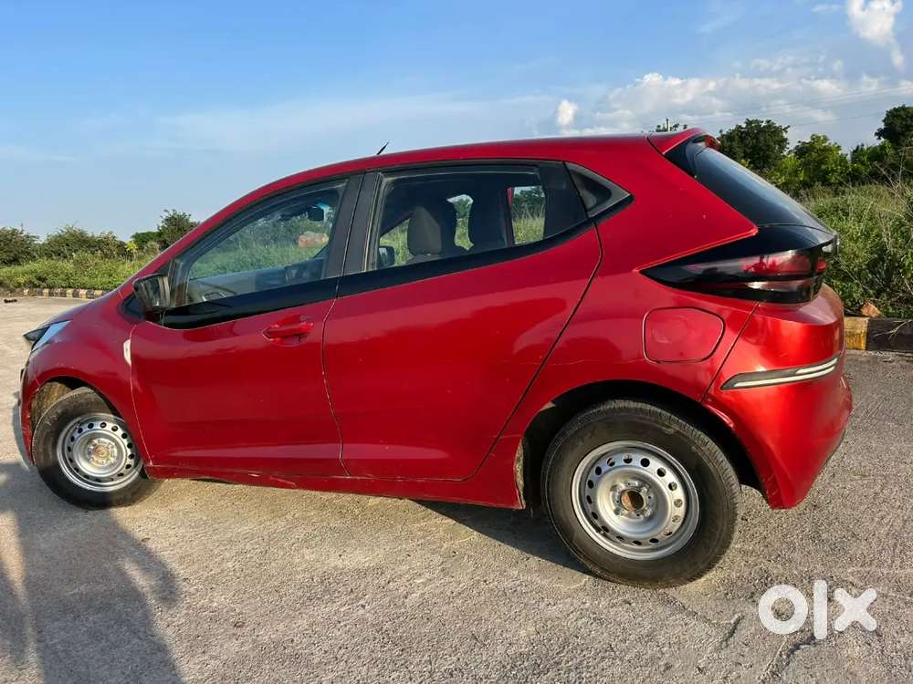 Tata Altroz Xe Petrol 2020