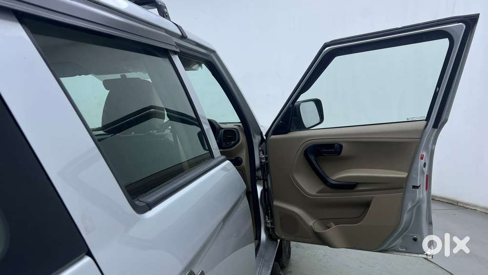 Mahindra Tuv 300 T4 Plus, 2019, Diesel