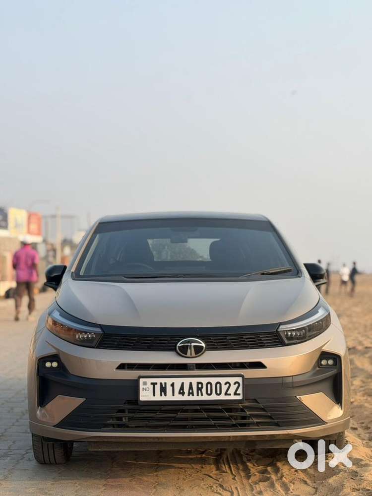 Tata Altroz Accomplished S Dca