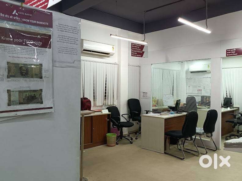 Kharupetia Axis Bankৰ কাৰ্যালয়ত নতুন কিছু কৰ্মচাৰীৰ প্ৰয়োজন হৈছে