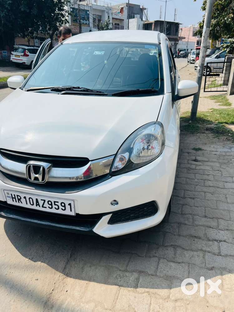 7 Seater Car Well Maintained With Full Insured