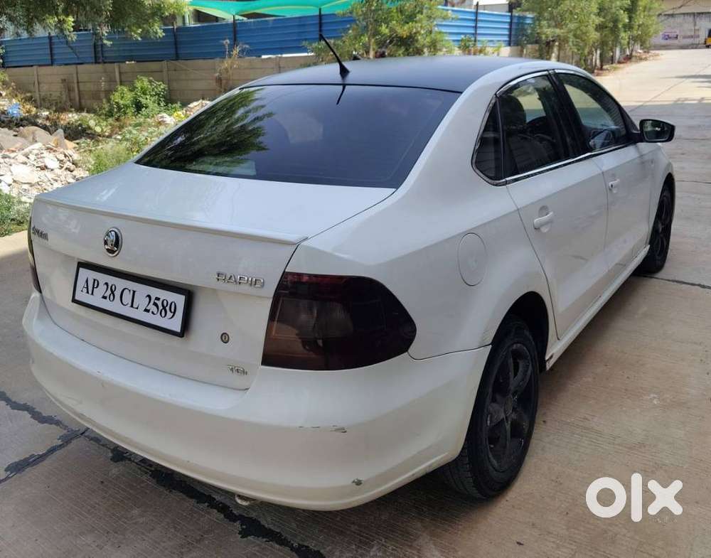 Skoda Rapid 1.5 Elegance Tdi Mt, 2013, Diesel