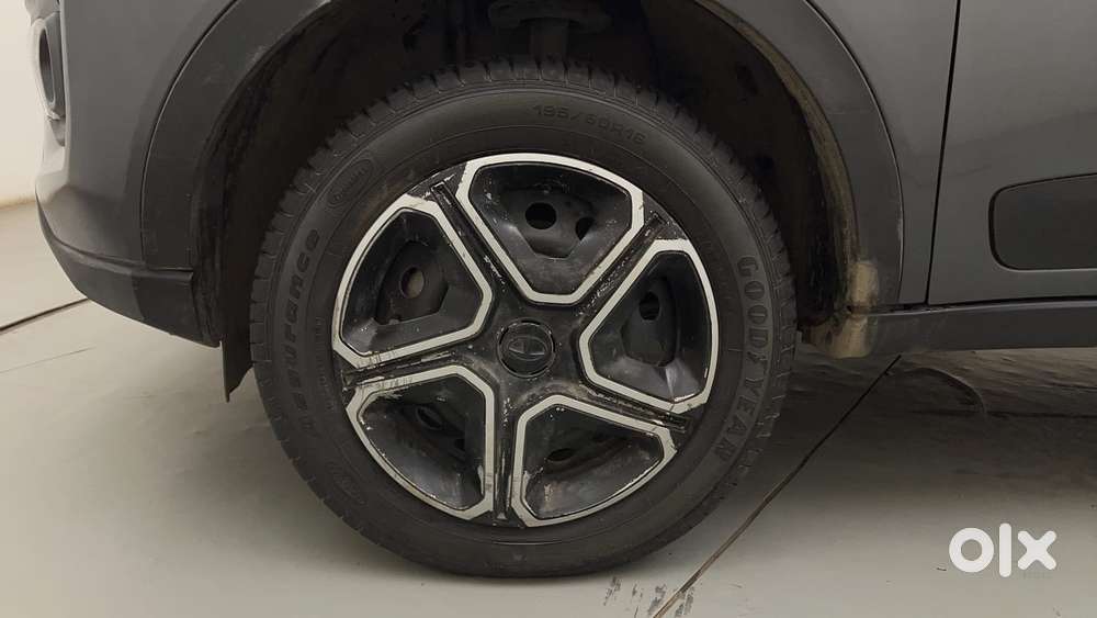 Tata Nexon 1.2 Revotron Xm, 2023, Petrol