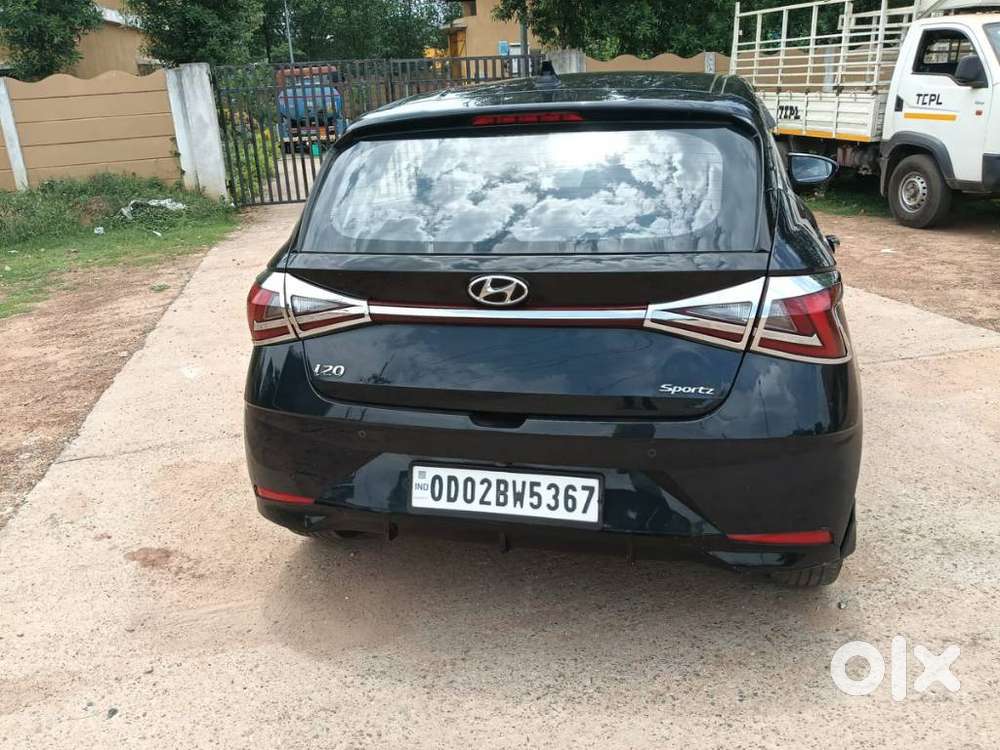 Hyundai I20 Sportz 1.2 Mt Dual Tone, 2023, Petrol
